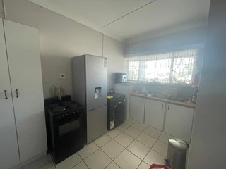 Beautiful two-bedroom flat in Colin Court, Berea