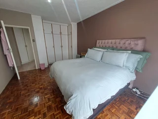 Spacious two-bedroom flat in Marina Hills, Baysville