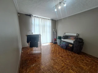 Spacious two-bedroom flat in Marina Hills, Baysville