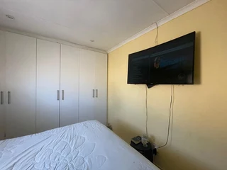 Ideal three-bedroom townhouse in Sunnyfields, Beacon Bay