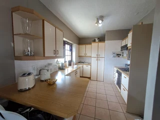 Spacious two-bedroom flat in Marina Hills, Baysville