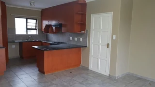 Bright two-bedroom flat in Arum Sands, Gonubie