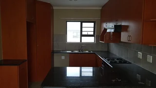 Bright two-bedroom flat in Arum Sands, Gonubie