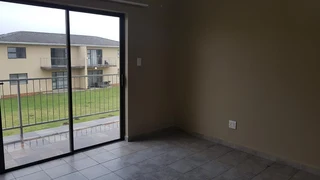 Bright two-bedroom flat in Arum Sands, Gonubie