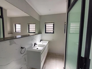 Stunning Ground Floor 3-Bedroom Apartment with Private Yard, Located in the prestigious Po