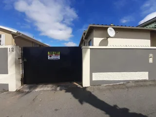 Discover This Cozy Room to Rent in  Quigney