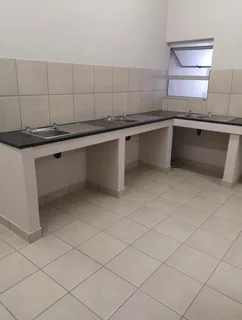 Convenient rooms in North Street, East London Central