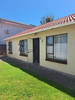 Beautiful two-bedroom house in Arum road, Gonubie