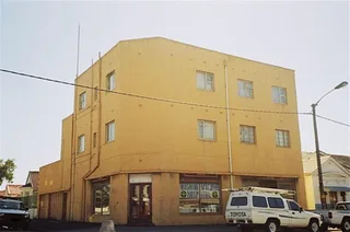 Bargain Alert! Spacious Two-bedroom Flat In The Heart Of East London Cbd