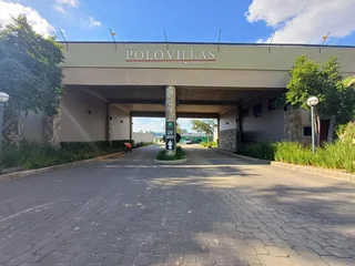 Stunning 2-bedroom Apartment located in the Prestigious Polofields Estate