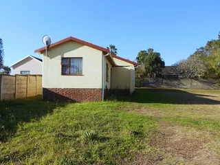 For Rent: Three Bedroom Home with Spacious Yard and Secure Parking in Haven Hills