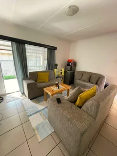 Lovely two-bedroom townhouse to rent in Gonubie