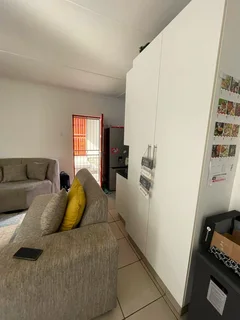 Lovely two-bedroom townhouse to rent in Gonubie