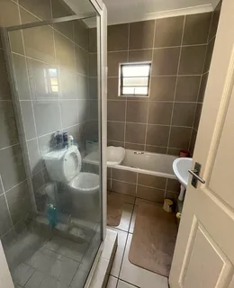 Lovely two-bedroom townhouse to rent in Gonubie