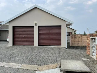 Beautiful Three Bedroom Townhouse for Rent in Tyson Place, Gonubie