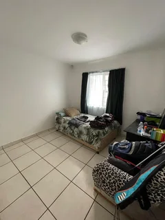 Beautiful Three Bedroom Townhouse for Rent in Tyson Place, Gonubie