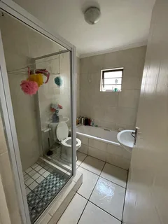 Beautiful Three Bedroom Townhouse for Rent in Tyson Place, Gonubie