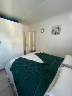 For Rent: Bright and Modern Two Bedroom Townhouse in Gonubie