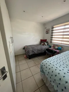 For Rent: Bright and Modern Two Bedroom Townhouse in Gonubie