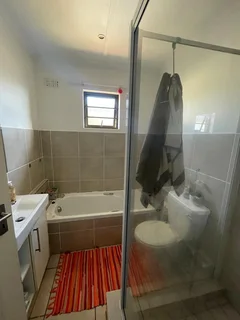 For Rent: Bright and Modern Two Bedroom Townhouse in Gonubie