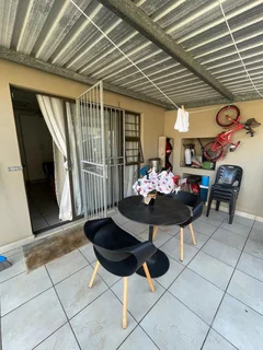 For Rent: Bright and Modern Two Bedroom Townhouse in Gonubie