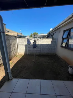 For Rent: Bright and Modern Two Bedroom Townhouse in Gonubie