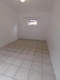 Room For Rent In Moore Street, Quigney