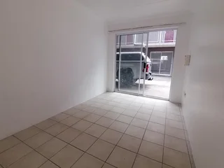 Room For Rent In Moore Street, Quigney