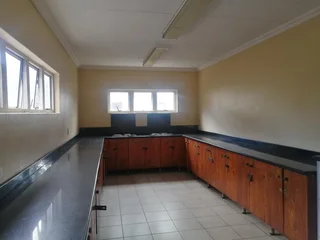 Room For rent In Moore Street, Quigney