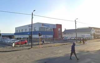 Spacious Bachelor Flat for Rent in St Peters Road, Belgravia