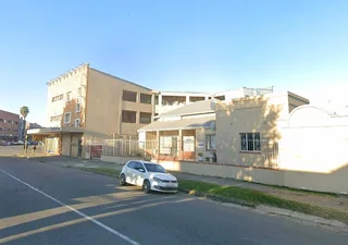 Spacious Bachelor Flat for Rent in St Peters Road, Belgravia