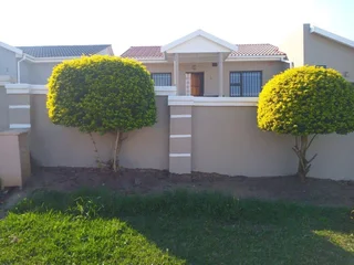 Spacious 3 Bedroom House in Dante Street, Haven Hills |On sales market |Single Garage