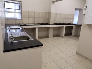 Clean rooms to rent in North Street, East London Central