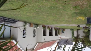 Modern 3-Bedroom Home for Rent in Prime Nahoon Location - Double Garage | Pool