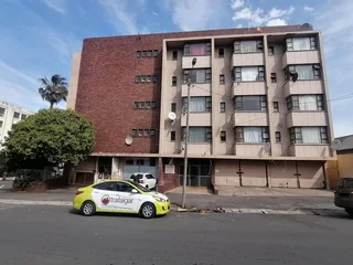 Cozy room to rent in Chadbert Court, Quigney