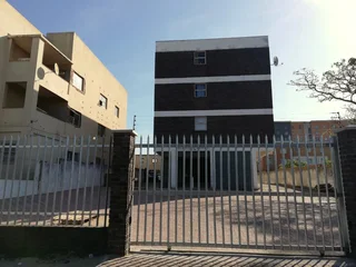 One Bedroom Flat To Rent in Belvedere Court, Southernwood| Parking| Remote Access