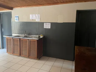 Room To Rent in Longfellow Street, Quigney| Secure| Convenient Location