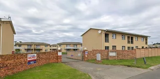 Charming One-Bedroom Unit in Double Delight Place, Gonubie | Parking| Peaceful| Security