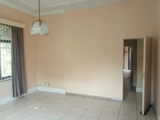 Room to Rent in Warwick Road, Vincent |Security |Convenient