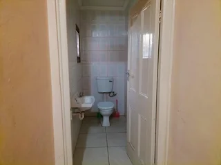 Room to Rent in Warwick Road, Vincent |Security |Convenient