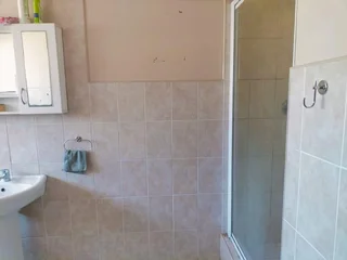 Spacious Room for Rent in Southernwood |Secure Parking |Shared Unit