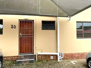 Spacious Two Bedroom Apartment to Rent in Arum Sands, Gonubie