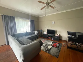 Spacious three-bedroom house in Taylor Road, Cambridge West