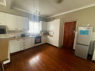 Spacious three-bedroom house in Taylor Road, Cambridge West