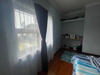 Spacious three-bedroom house in Taylor Road, Cambridge West