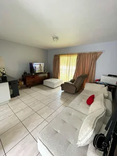 Two Bedroom Flat in Arum Sands, Gonubie |Secure Parking |Convenient |Communal Braai