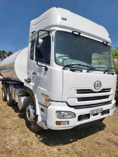 Water Tanker UD450 Quan