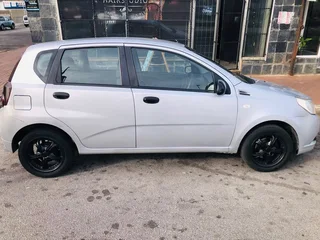 2014 Chevrolet Aveo Hatchback excellent condition