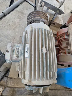 HAZEMAC IMPACT CRUSHER WITH EXTRA ROTOR AND 37KW MOTOR