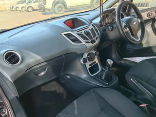 Ford Fiesta 1.6 Titanium 3-Door with 189777km available now!